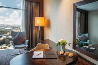 Отель The Biltmore Tbilisi Hotel Тбилиси Двухместный номер Делюкс с 2 отдельными кроватями-5