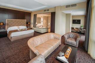 Отель The Biltmore Tbilisi Hotel Тбилиси Представительский люкс-6